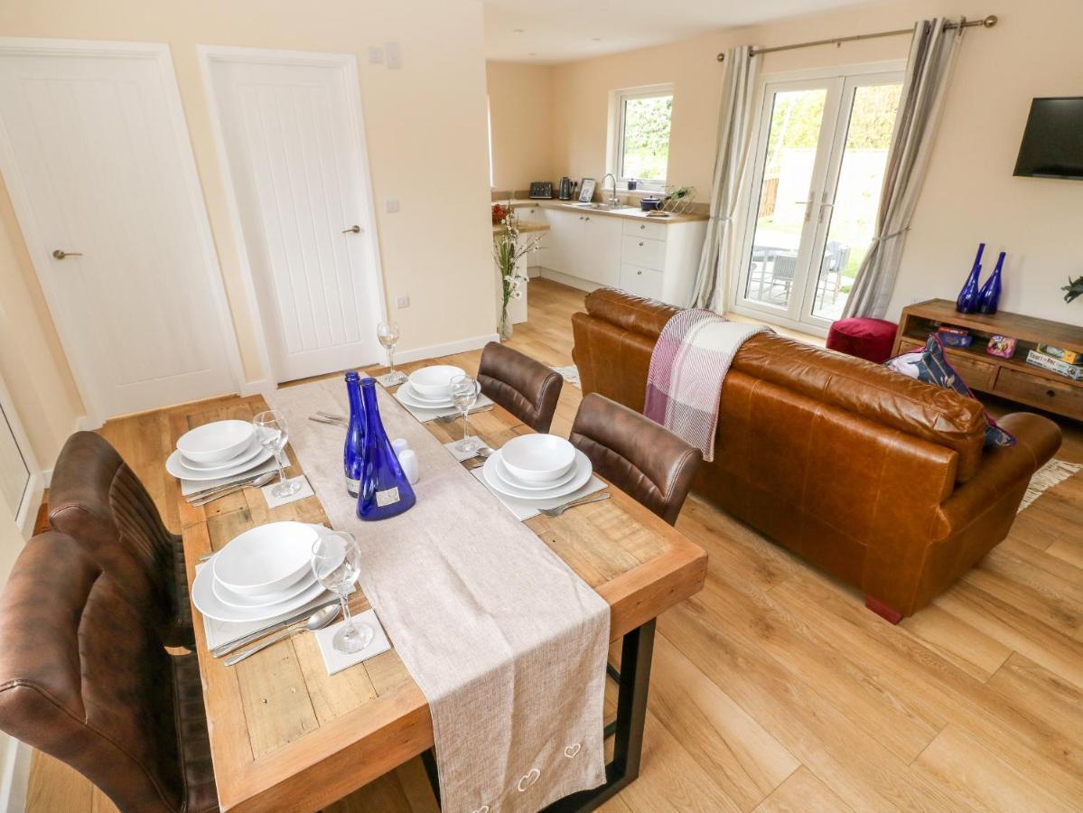 Ramsey Lodge Bier Wood Lodges Tenby Dış mekan fotoğraf